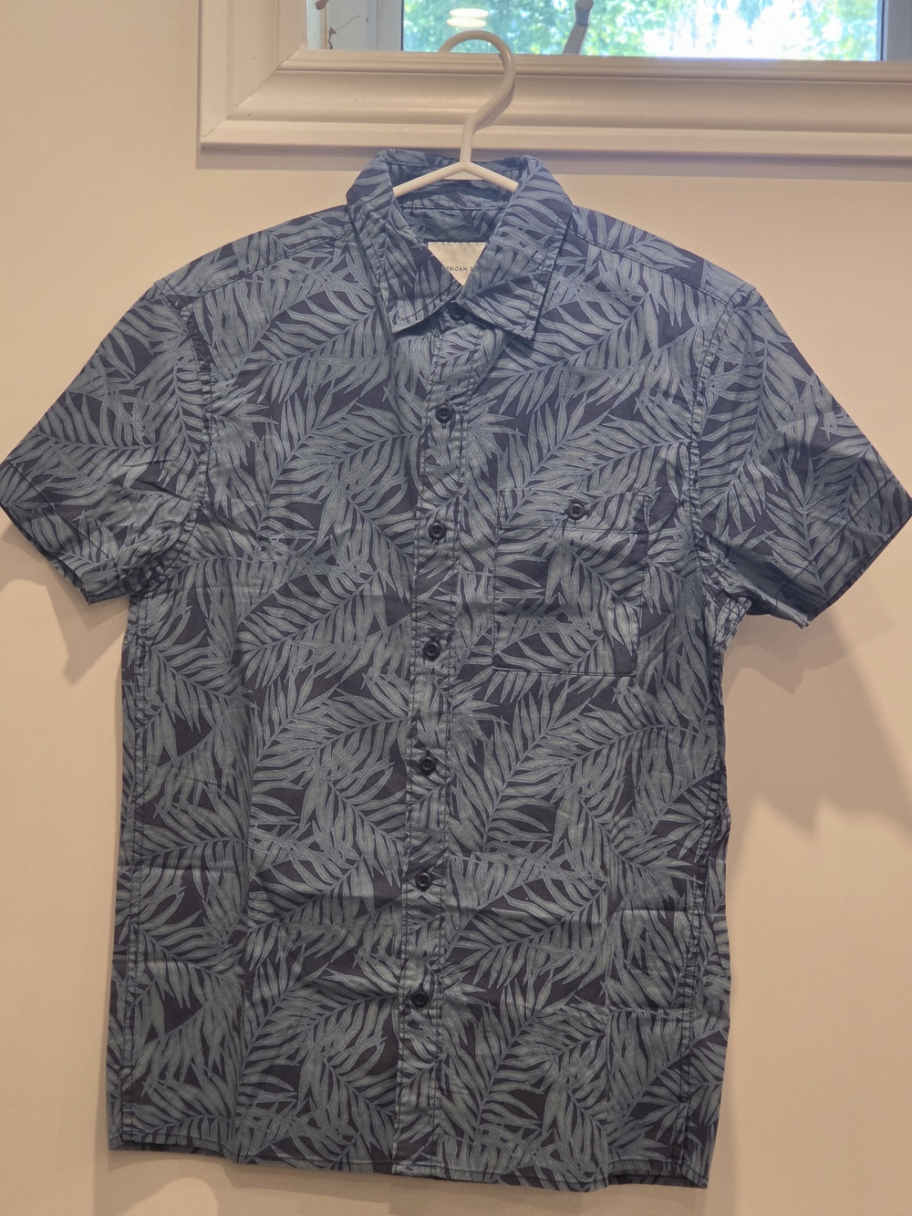 American Eagle Shirt Men Blue Hawaiian Floral Button Short Sleeve Cotton Small